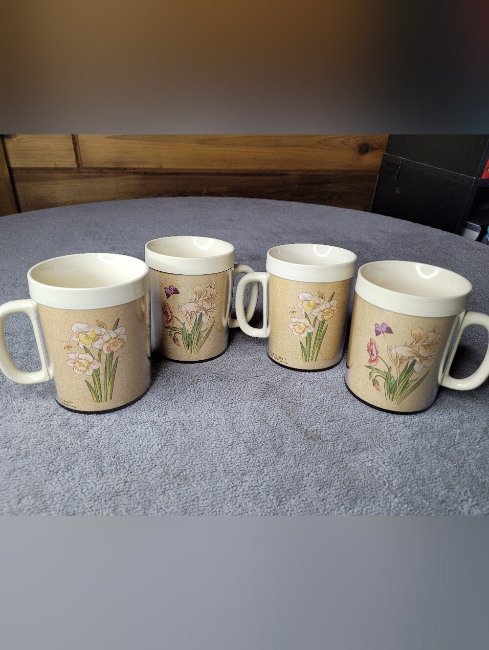 Vtg 1982 Thermo Serv Garden Glories Coffee Cup Set of 4 Floral Insulated Plastic